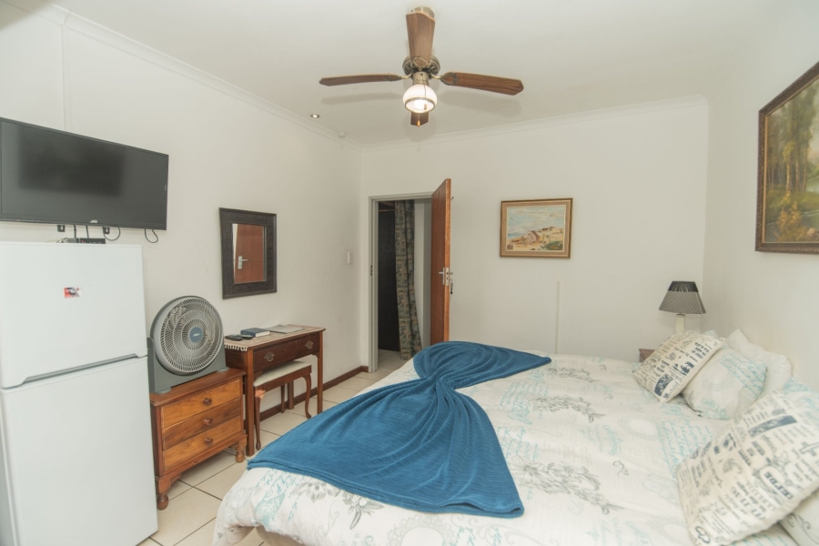 6 Bedroom Property for Sale in Bluewater Bay Eastern Cape